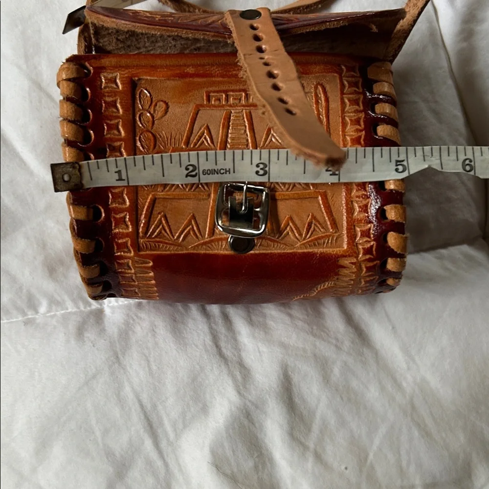 Handcrafted Brown Leather Crossbody Mexican small purse - Picture 7 of 9